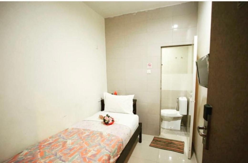 Permata Inn Medan Exterior foto