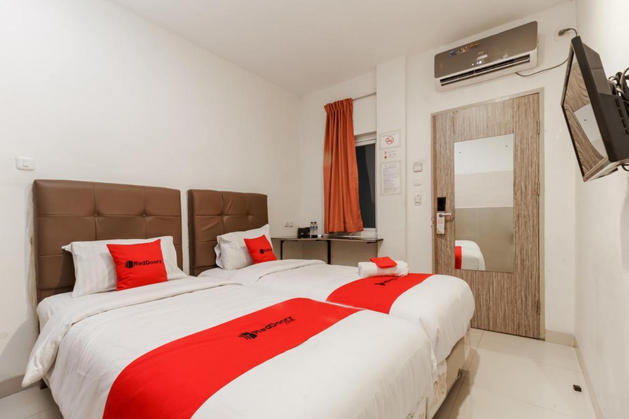 Permata Inn Medan Exterior foto